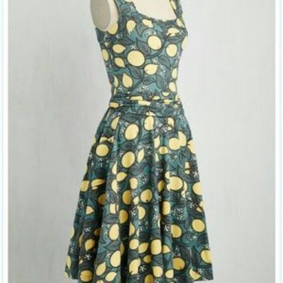 Effie's Heart Dresses & Skirts - Effie's Heart Guest of Honor Dress Lemon Small